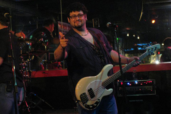 Julian Simonelli - Bassist