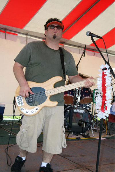 Julian Simonelli - Bassist