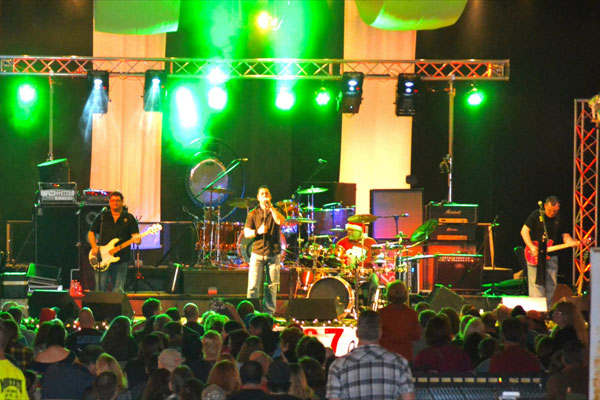 Julian Simonelli - Bassist