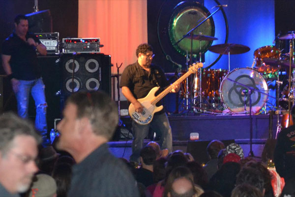 Julian Simonelli - Bassist