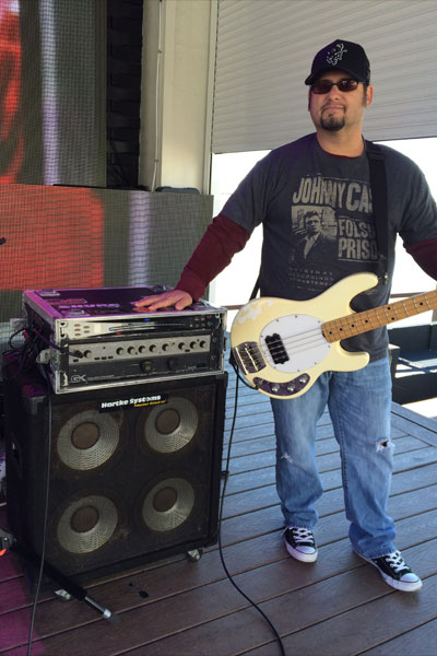 Julian Simonelli - Bassist