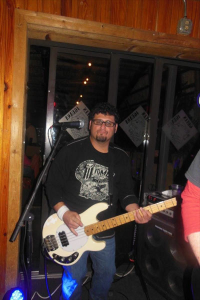 Julian Simonelli - Bassist