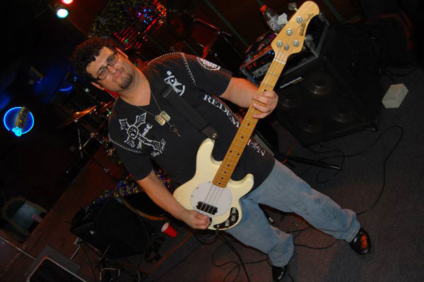 Julian Simonelli - Bassist