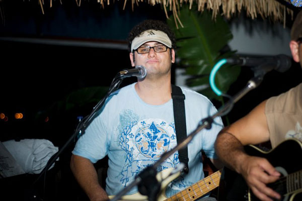 Julian Simonelli - Bassist