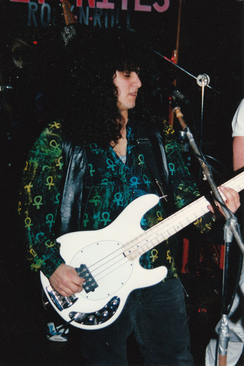 Julian Simonelli - Bassist