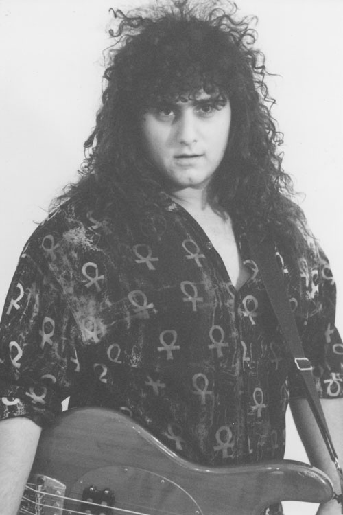 Julian Simonelli - Bassist