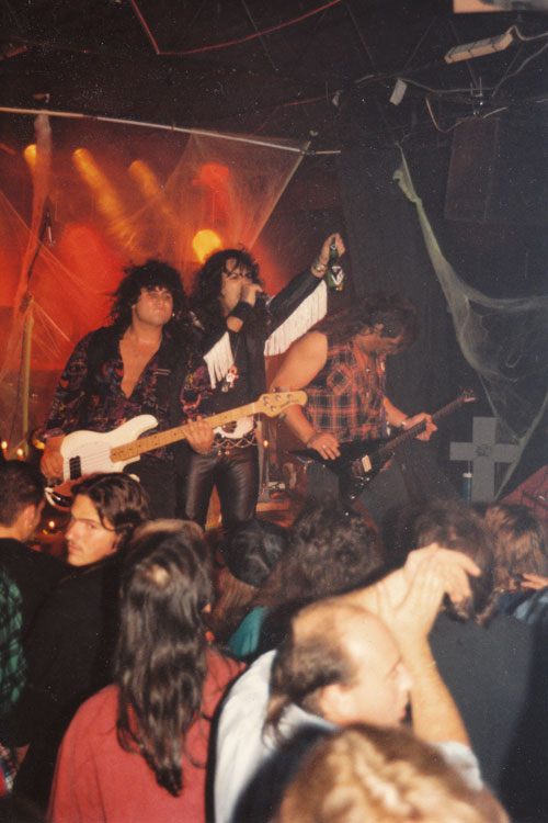 Julian Simonelli - Bassist