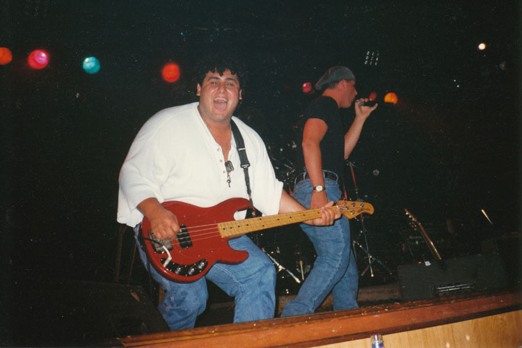 Julian Simonelli - Bassist