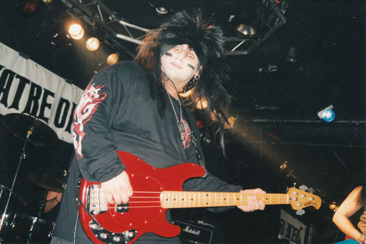 Julian Simonelli - Bassist