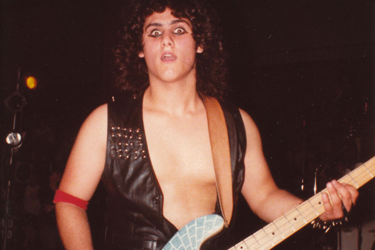 Julian Simonelli - Bassist