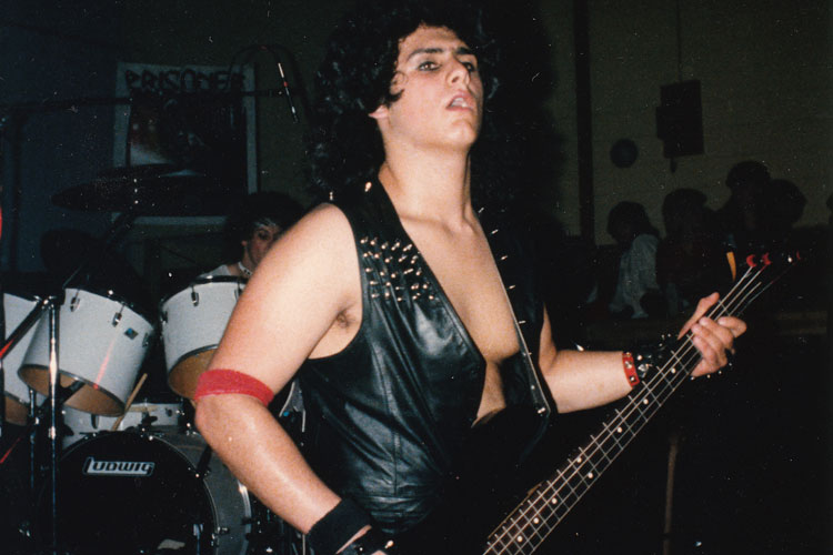 Julian Simonelli - Bassist
