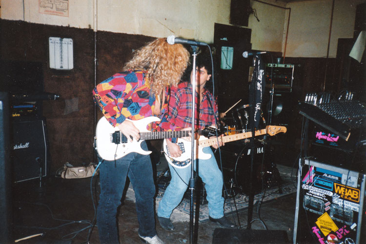 Julian Simonelli - Bassist