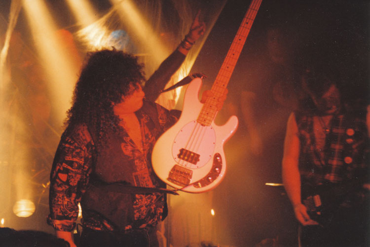 Julian Simonelli - Bassist